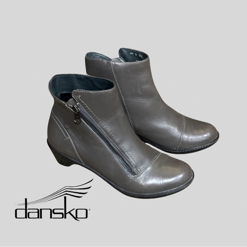 ⭐️EUC⭐️ Lovely Dansko Billie Booties in Grey.  Size 6